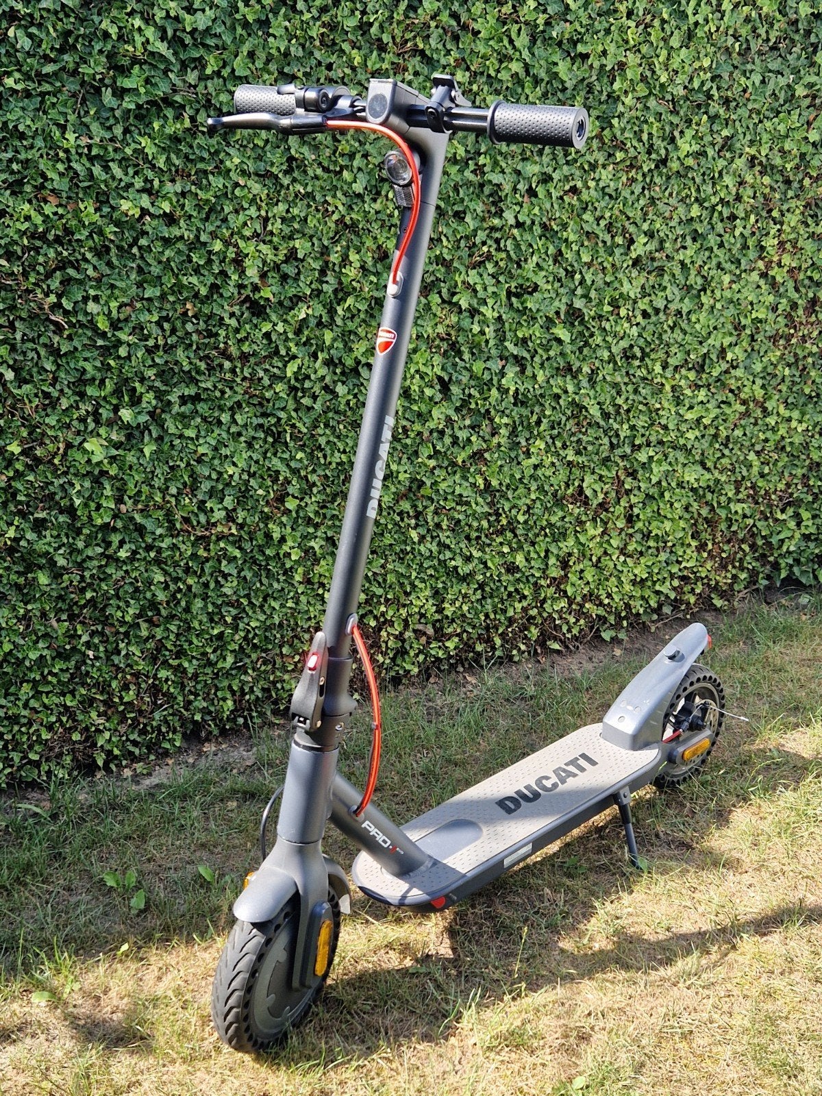 ☆Opknapper☆ Ducati Pro I Evo Black SR, Fietsen en Brommers, Steps, Ophalen, Zo goed als nieuw, Elektrische step (E-scooter), Ducati Pro I Evo Black SR