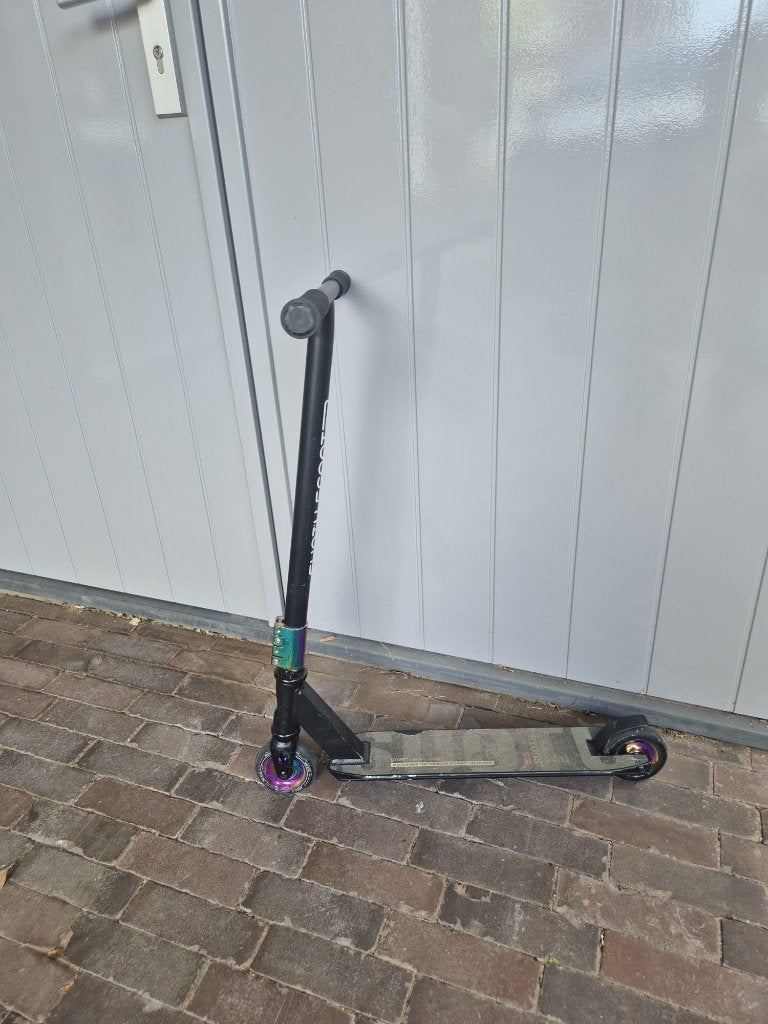 Stuntstep, Kinderen en Baby's, Speelgoed | Buiten | Voertuigen en Loopfietsen, Zo goed als nieuw, Duwvoertuig, Ophalen