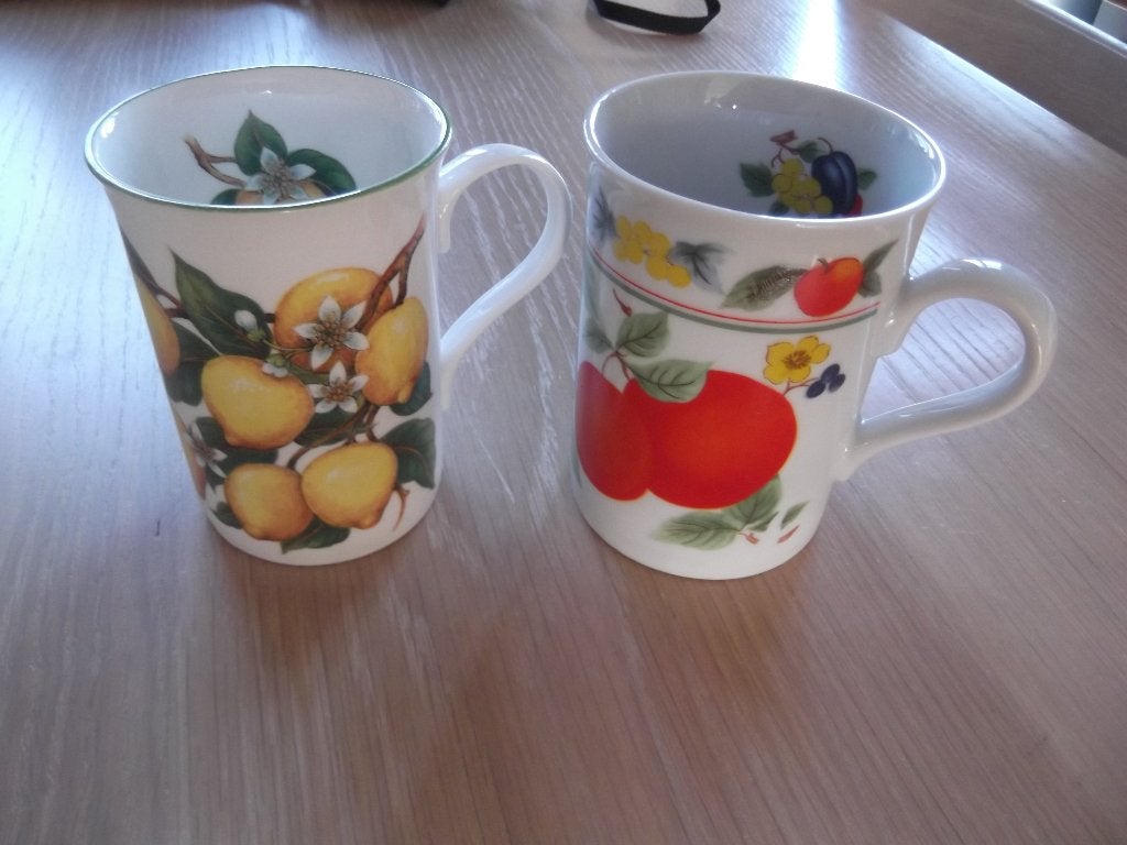 4 koffie bekers, Ophalen of Verzenden, Gebruikt, Overige stijlen, Kop(pen) en/of Schotel(s)