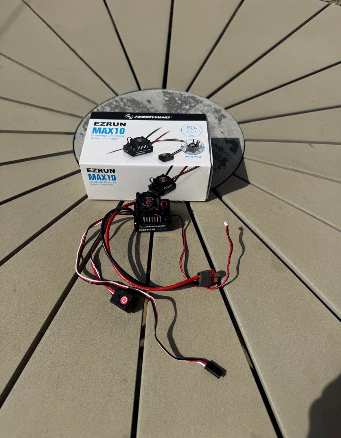 Max10 esc + 4000kv brusheless hobbywing, Hobby en Vrije tijd, Modelbouw | Radiografisch | Auto's, Verzenden