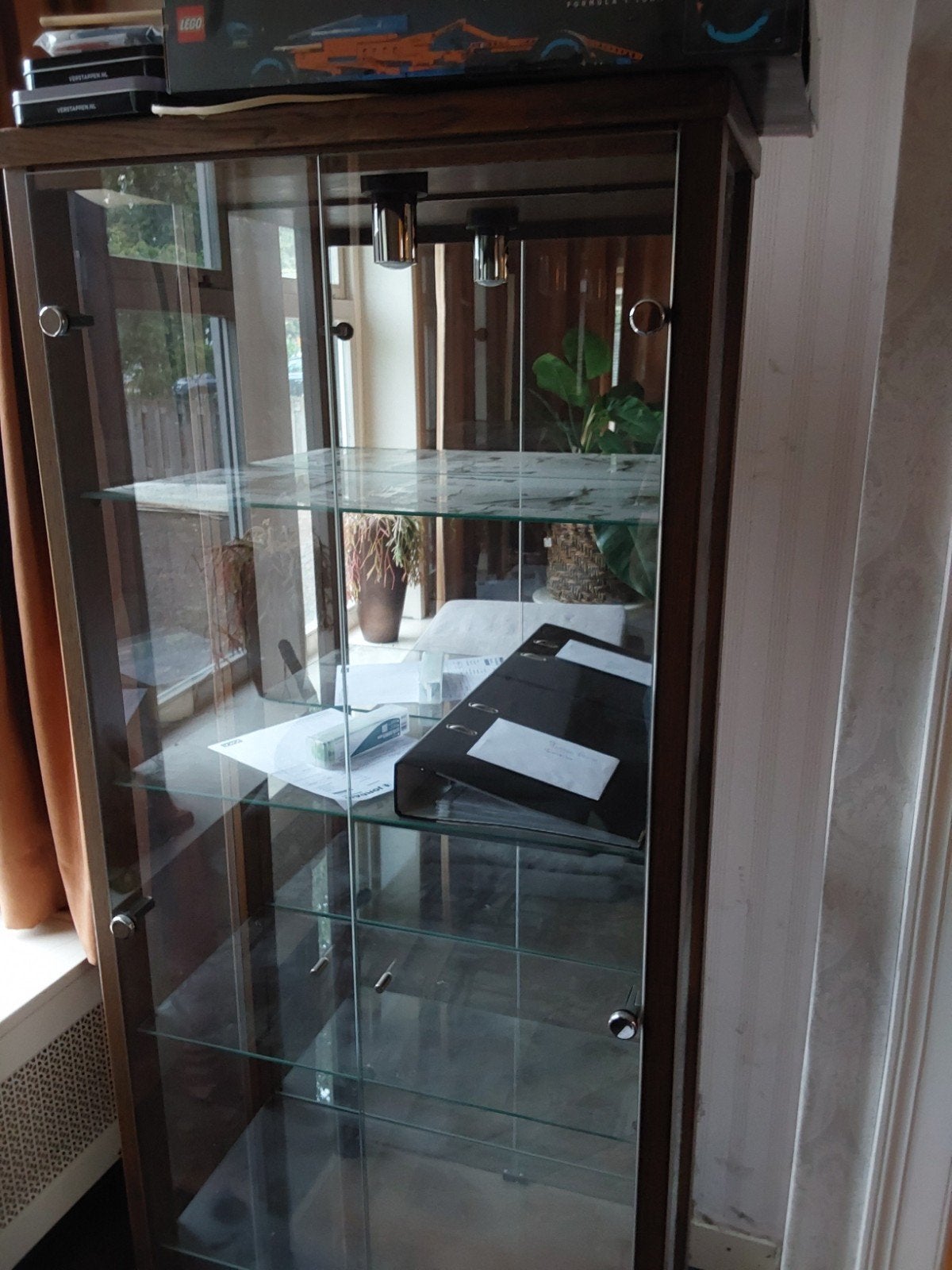 vitrine kast 186x75x37 is gemaakt door wébé, Ophalen, Glas, Gebruikt, 50 tot 100 cm