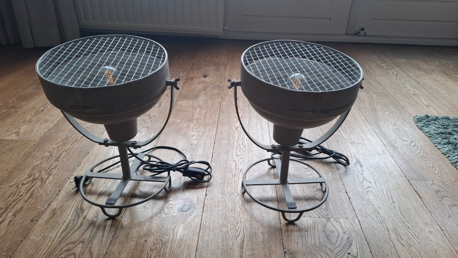 Lage industriele vloerlamp/spots, Ophalen, Zo goed als nieuw