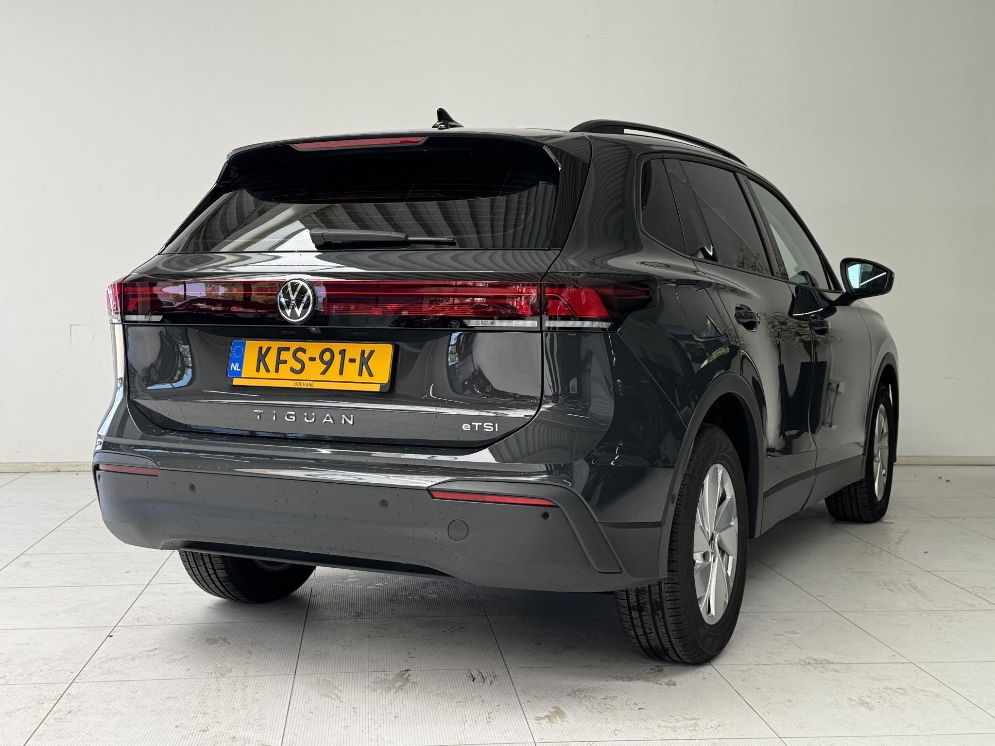 Volkswagen Tiguan 1.5 eTSI | Navigatie | Camera | Stoelverwa, Auto's, Stof, 4 cilinders, Met garantie (alle), 1498 kg