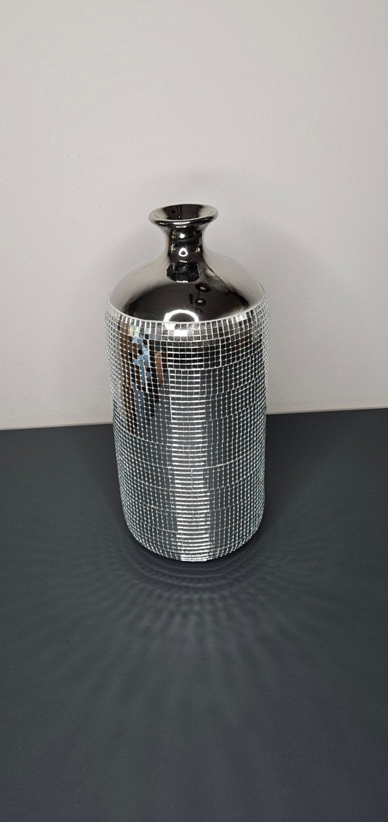 Vaas "Disco" zilver H.35.5cm, Gilde Handwerk, Overige kleuren, Handgemaakt, Export@Gildehandwerk.com