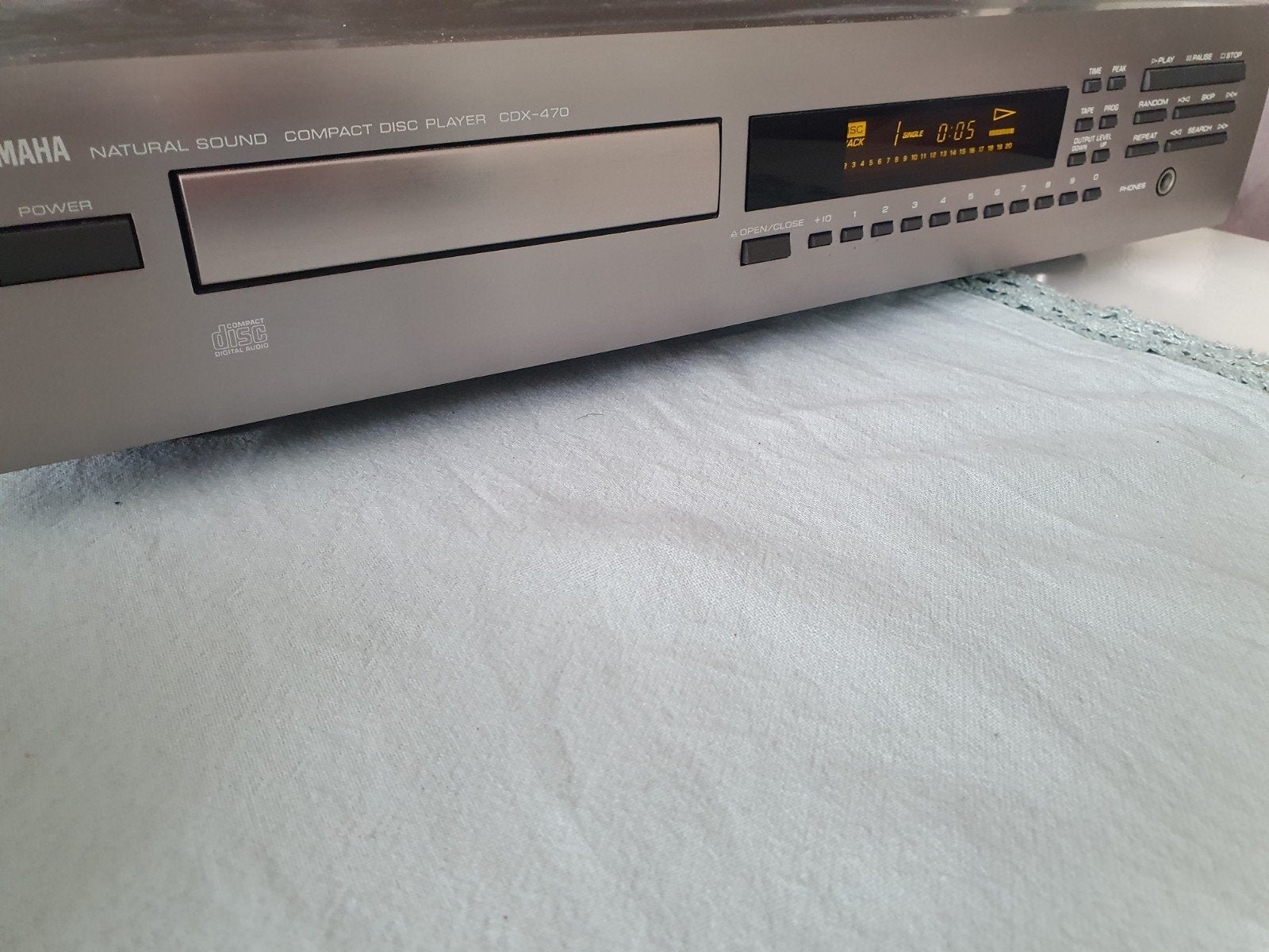Yamaha CDX-470 CD-speler met afstandsbediening, Ophalen