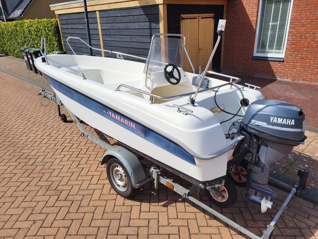 Yamarin 4300 consoleboot incl Yamaha 15pk en Pega trailer, Watersport en Boten, Vis- en Consoleboten, Zo goed als nieuw, Benzine