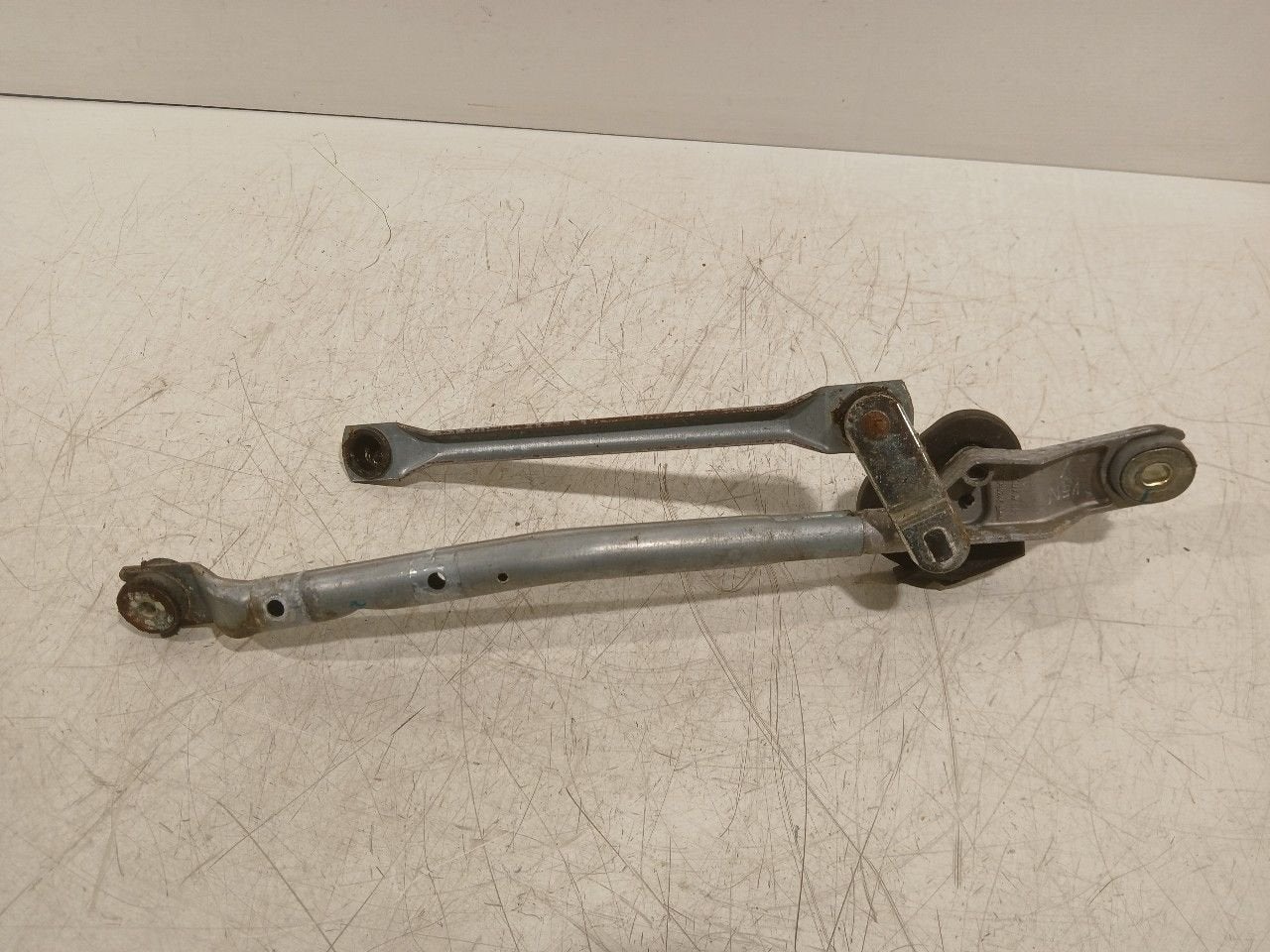 Ruitenwisser mechaniek voor Peugeot 108, Onderdelen@venauto.nl, Van der Ven Autorecycling B.V., Gebruikt, Ettenseweg 76, 4706 PB Roosendaal, The Netherlands