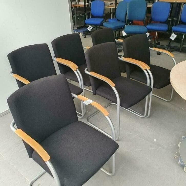 Lande vergaderstoelen met slede frame grijs zwarte stof, Ophalen, Gebruikt, Vijf, Zes of meer stoelen, Stof