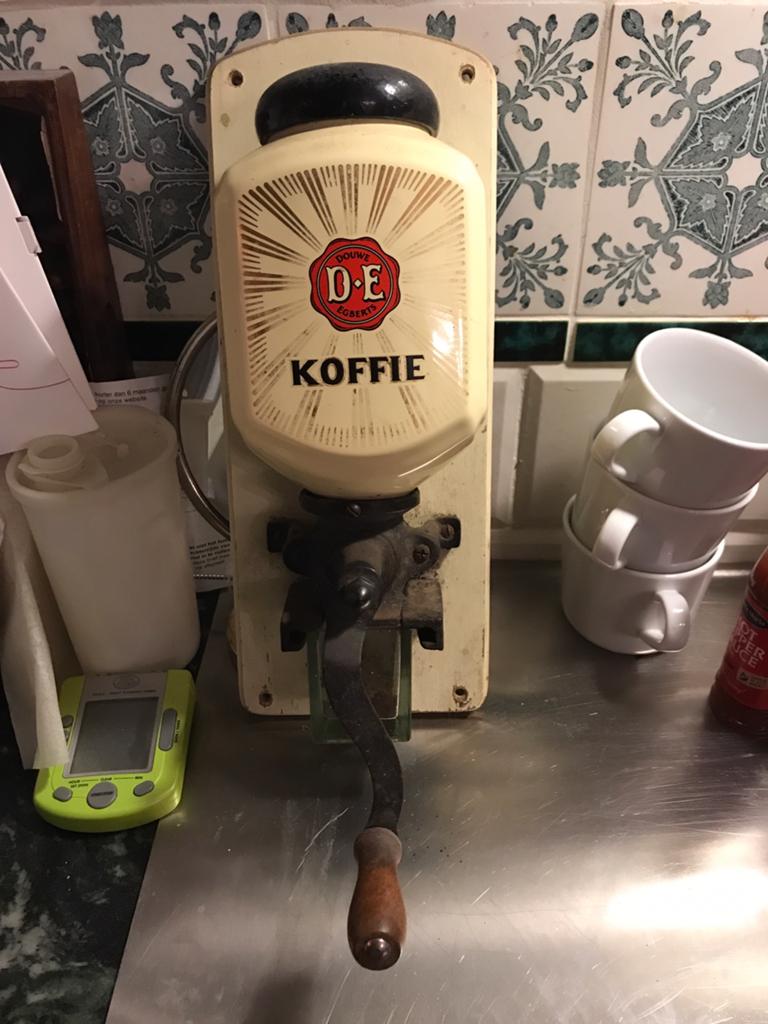 Koffiemolen douwe Egberts handmolen. verzenden eigen risico., Ophalen of Verzenden
