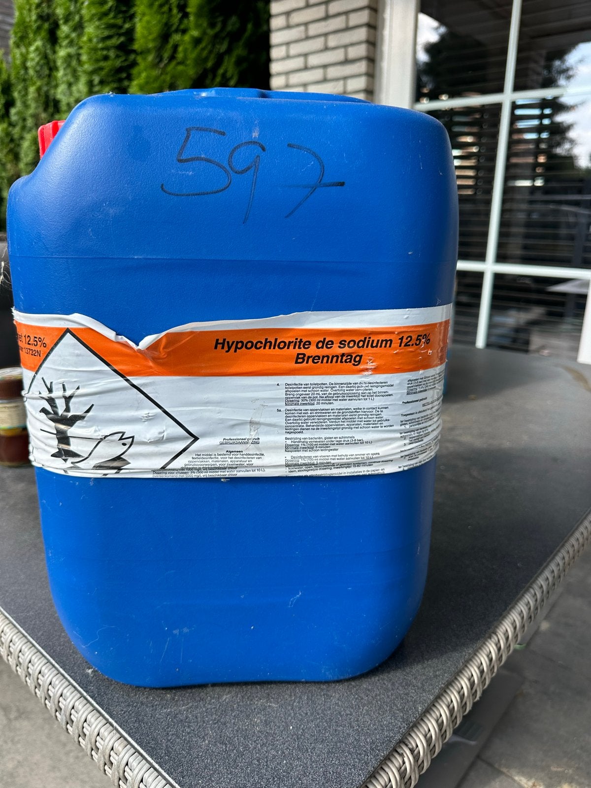 Halfvolle jerrycan natriumhypochloriet 12.5% (chloor), Ophalen, Gebruikt, Reinigingsmiddel