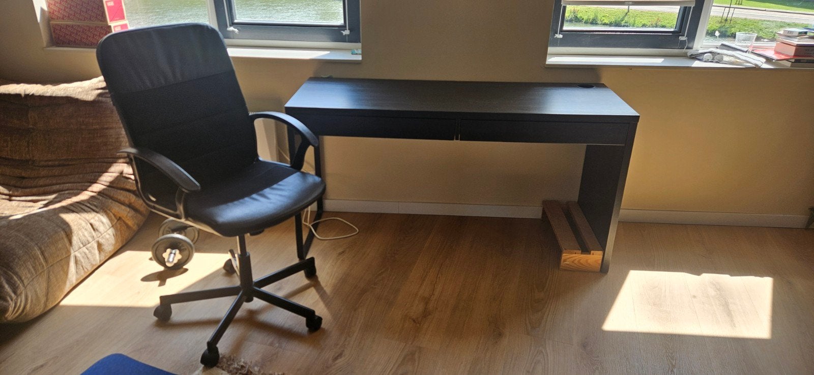 Bureau & Stoel, Huizen en Kamers