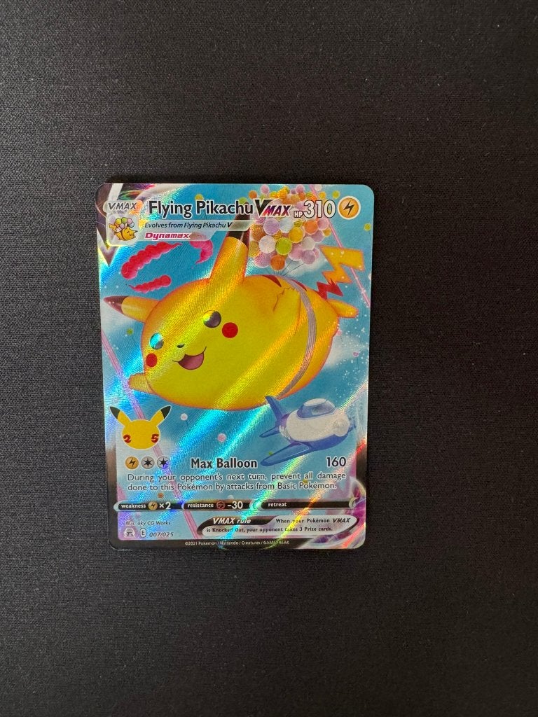 Flying Pikachu Vmax 007/025 - Celebrations, Ophalen of Verzenden, Zo goed als nieuw, Losse kaart