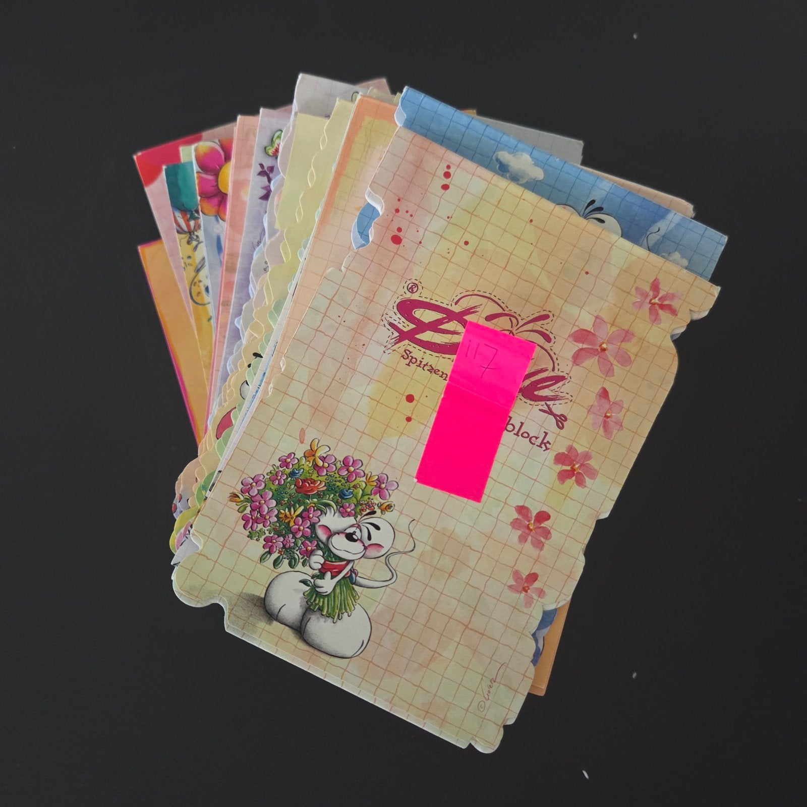 Setje van gekleurde a6 diddlblaadjes, Verzamelen, Diddl, Ophalen of Verzenden, Verschillende figuren, Zo goed als nieuw, Papier, Kaart of Schrift