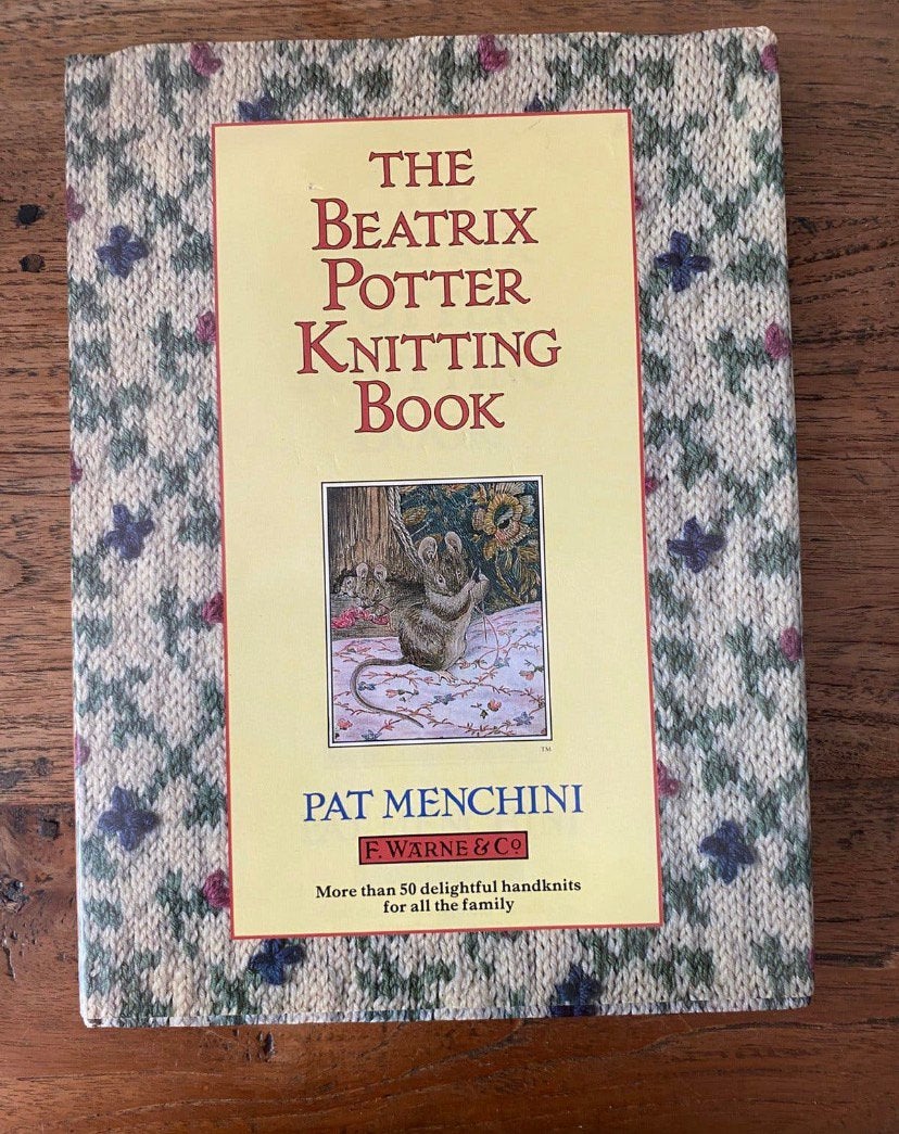 The Beatrix Potter Knitting Book – Pat Menchini, Ophalen of Verzenden, Zo goed als nieuw, Breien, Patroon of Boek