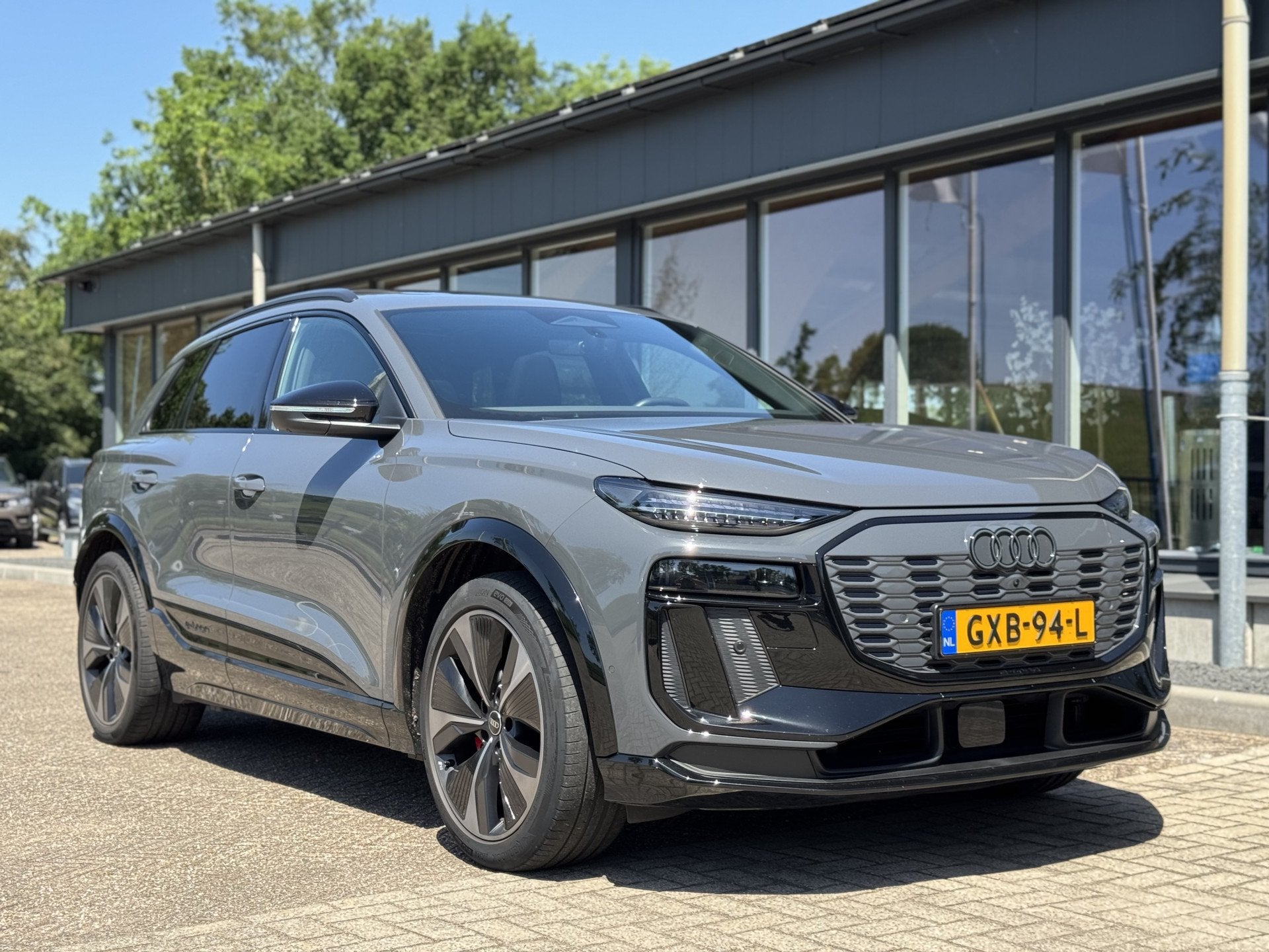 Audi Q6 e-tron Advanced edition 100 Kwh MMI passagiersdispla, Automaat, Gebruikt, Zwart, Adaptive Cruise Control