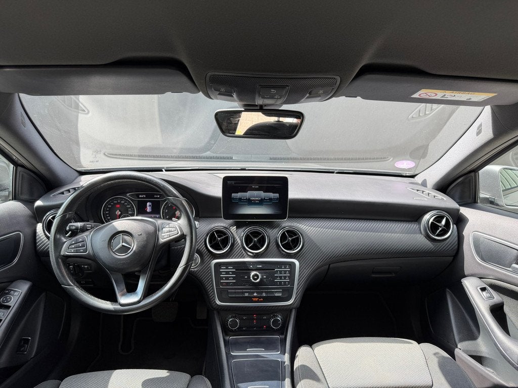 Mercedes-Benz GLA-klasse 180 Premium Automaat Trekhaak Camer, Stof, Gebruikt, 4 cilinders, 715 kg