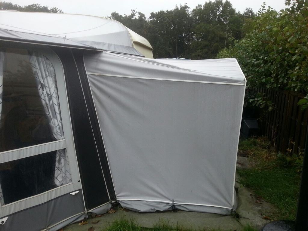 Goed onderhouden uitbouw tent., Caravans en Kamperen, Voortenten en Luifels, Ophalen of Verzenden, Gebruikt
