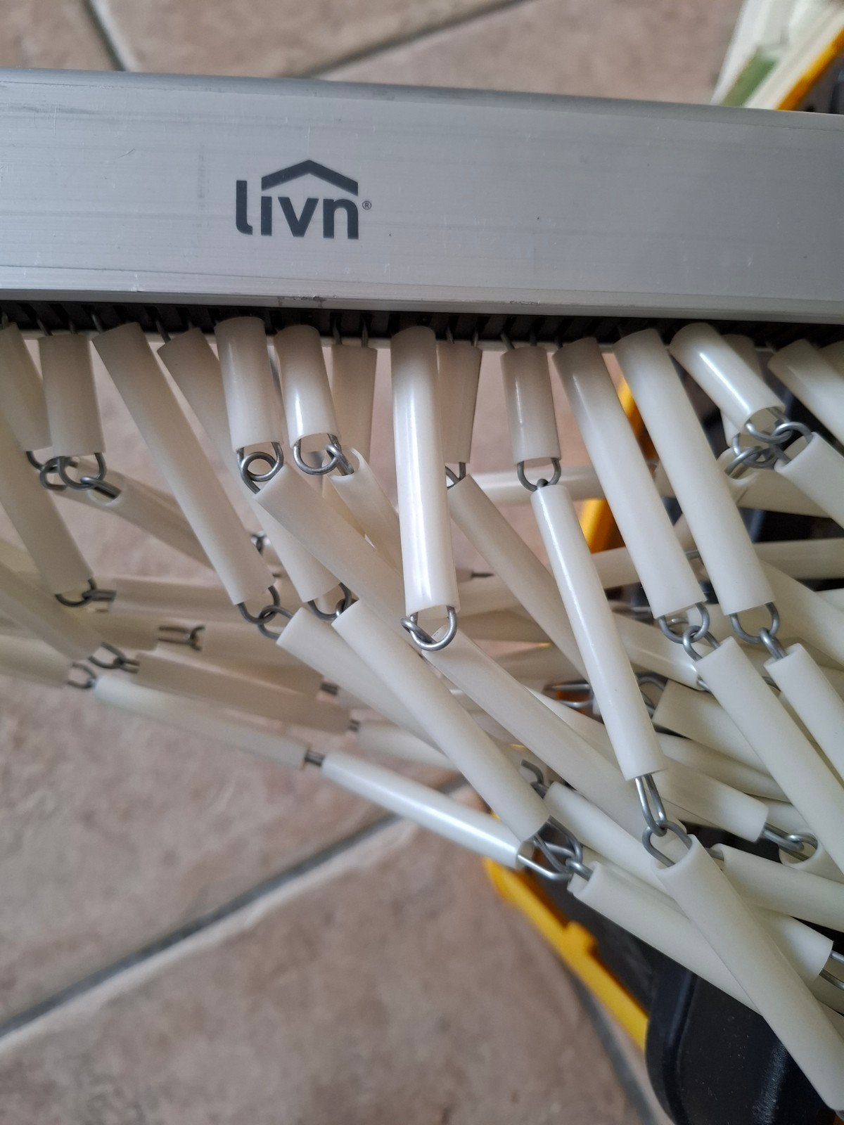 Livn Deurgordijn, Ophalen, Wasrek