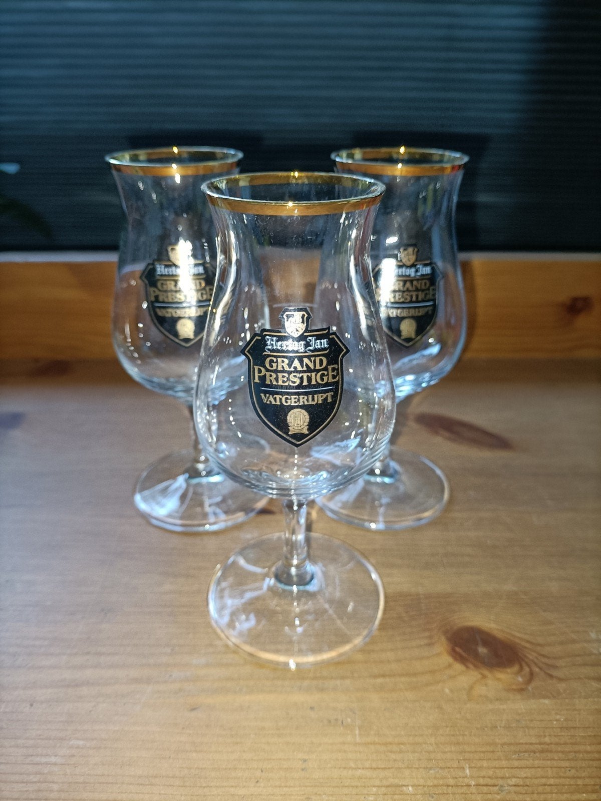 3 Hertog Jan Grand Prestige glazen Vatgerijpt, Ophalen of Verzenden, Zo goed als nieuw, Bierglas