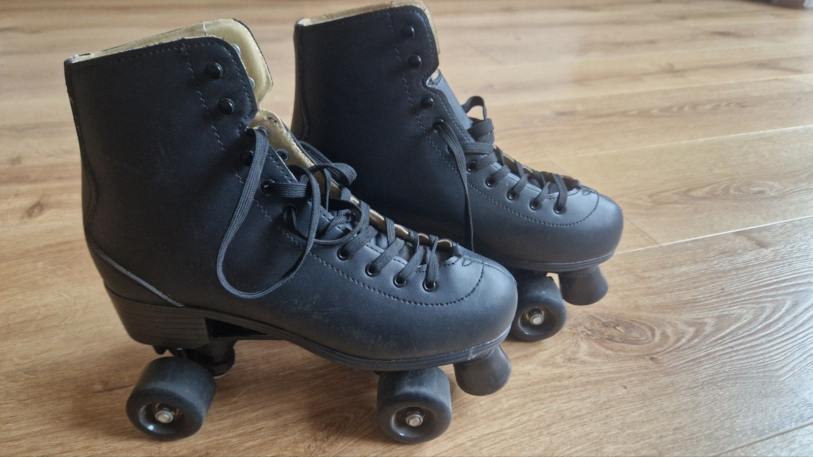 Zwarte Roces rolschaatsen maat 42, Sport en Fitness, Skeelers, Ophalen of Verzenden, Gebruikt, Roces
