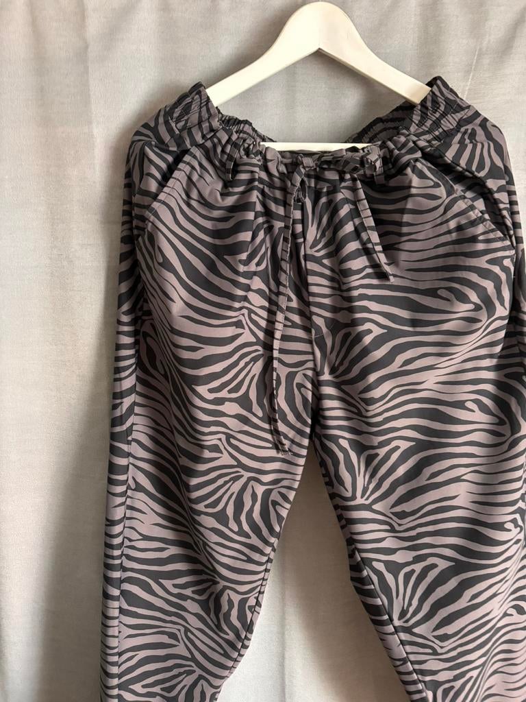 Travelstof pantalon ,grijs/zwart, maat 48, Kleding | Dames, Ophalen of Verzenden, Zo goed als nieuw, Maat 46/48 (XL) of groter