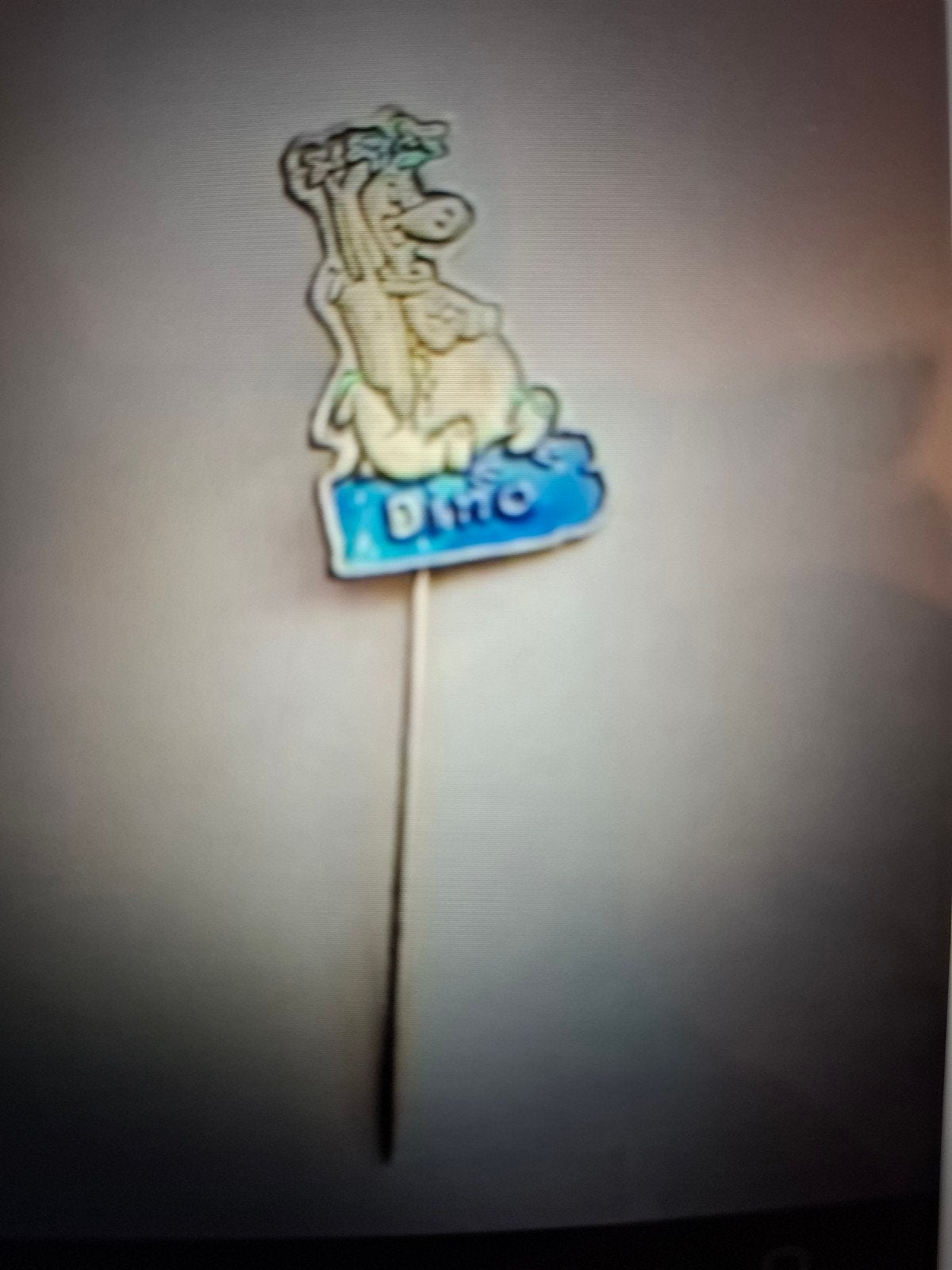 Speldje Dino blauw, Ophalen of Verzenden, Zo goed als nieuw, Figuurtje, Speldje of Pin