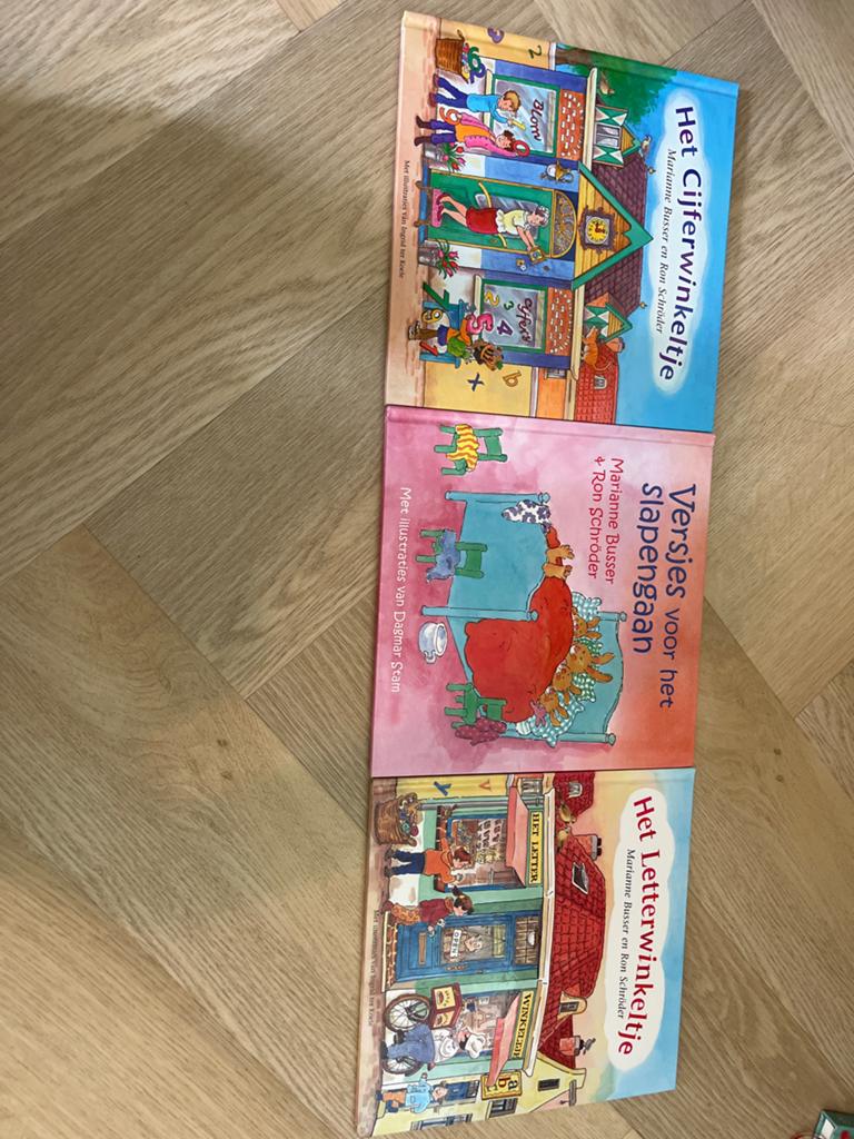 3 kinderboeken: Het Cijferwinkeltje, Het Letterwinkeltje, Ve, Fictie algemeen, Jongen of Meisje, Voorleesboek, 4 jaar