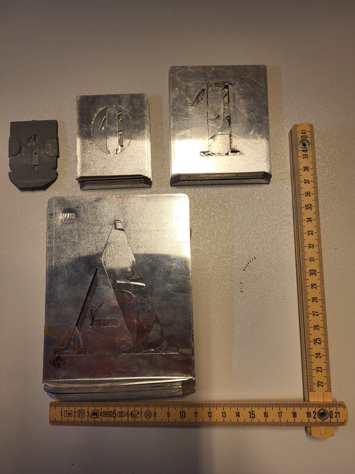 Sjablonen, 3x cijferrs, 1x alfabet. Alle sets zijn compleet., Verzenden, Zo goed als nieuw, Overige typen