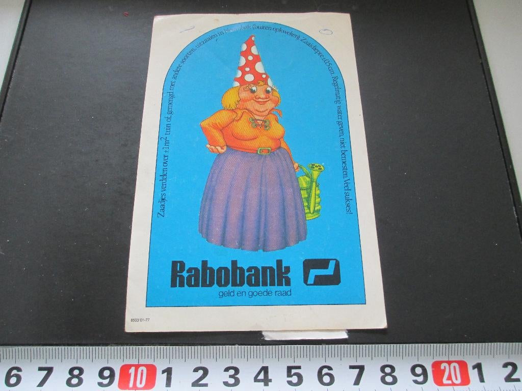 sticker rabobank geld en goede raad kabouter vrouw gieter, Ophalen, Zo goed als nieuw