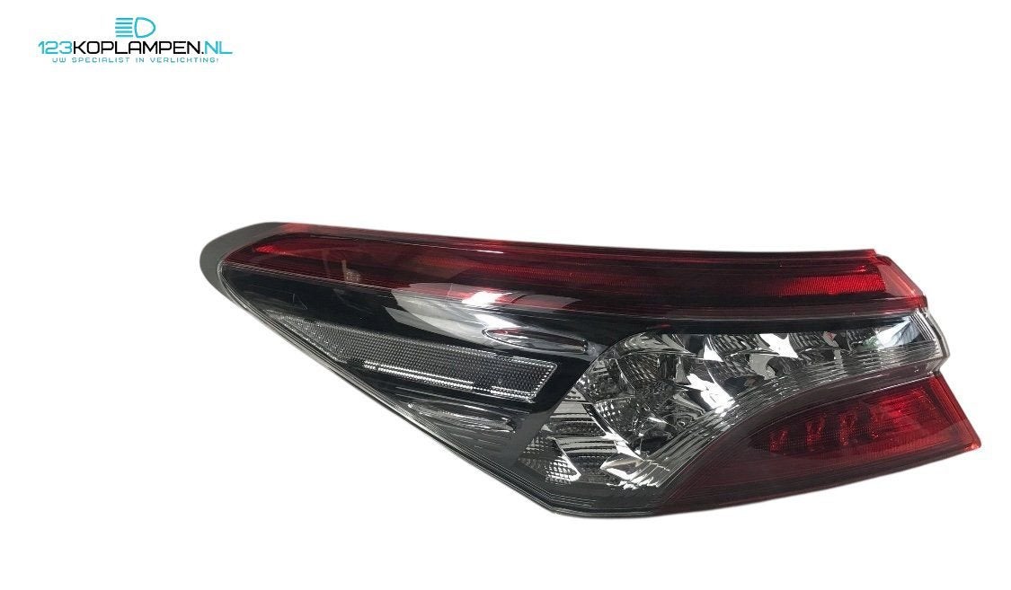 Toyota Camry Sedan achterlicht links LED, Gebruikt, -, Verzenden, Toyota