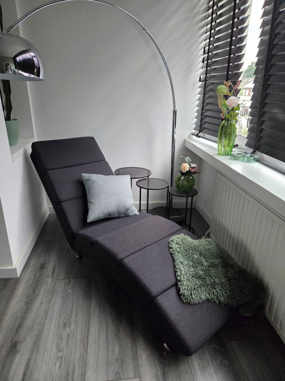 Antracietgrijze chaise longue - lounger zo goed als nieuw, Huis en Inrichting, Fauteuils, Ophalen, Zo goed als nieuw, 50 tot 75 cm