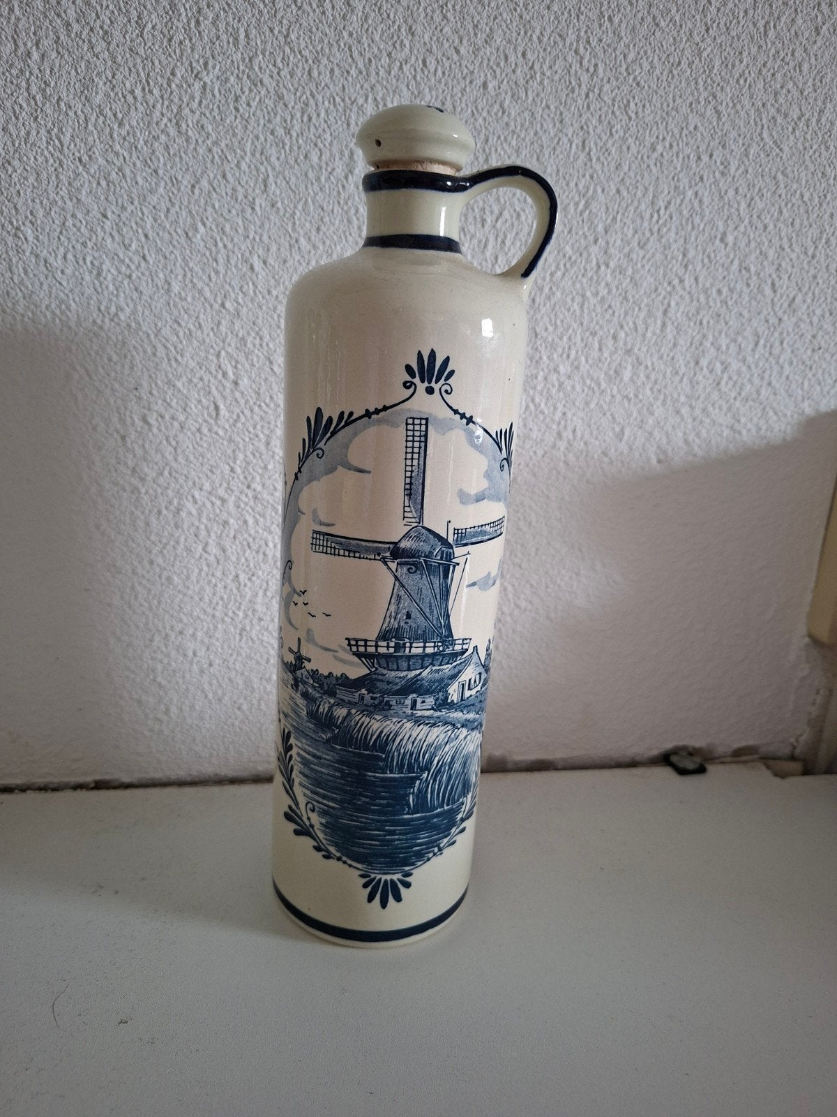 Delfts Blauw Handwerk Fles met Molen en Bloemen, Antiek en Kunst, Antiek | Vazen, Ophalen of Verzenden
