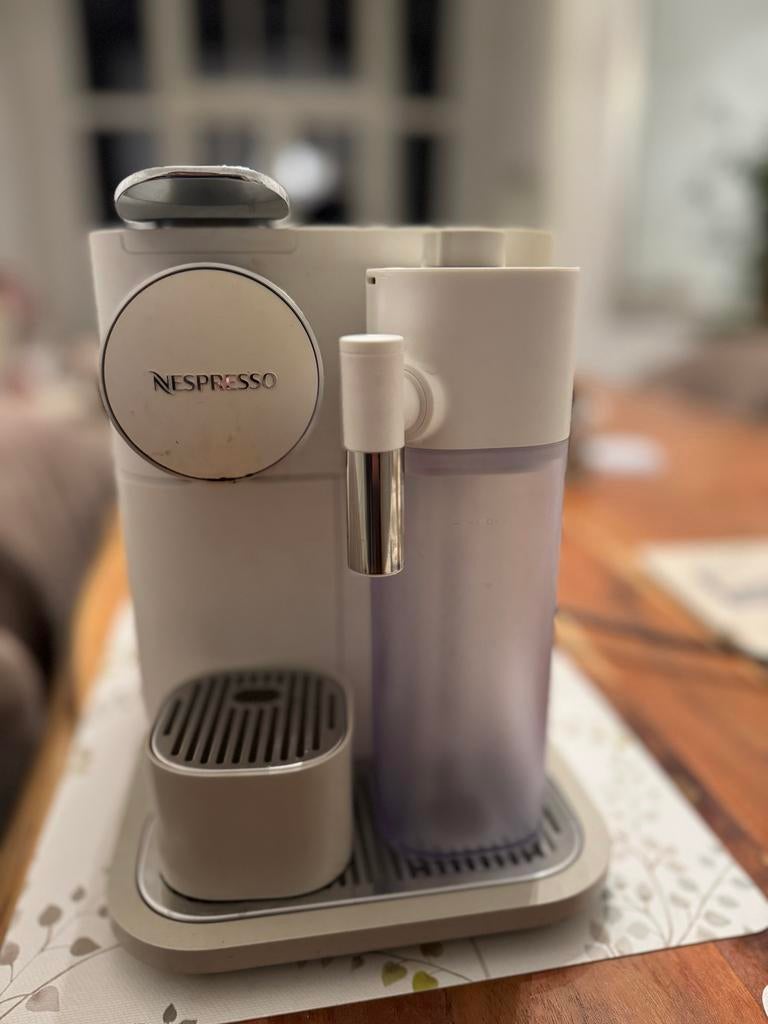 Nespresso De’Longhi Gran Lattissima Wit (EN650.W), Witgoed en Apparatuur, Koffiezetapparaten, Koffiemachine, Ophalen of Verzenden