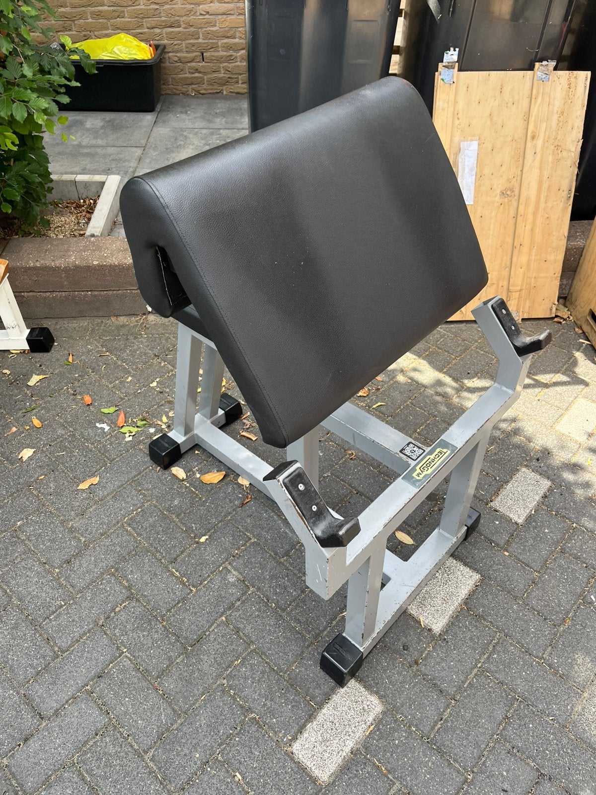 Technogym isotonic biceps arm curl bench bank, Sport en Fitness, Fitnessmaterialen, Ophalen, Bank, Fitnessbank, Biceps