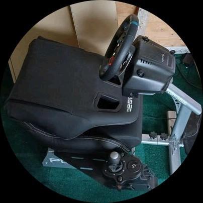 Playseat met Logitech stuur, schakelpook en pedalen, Ophalen, Overige merken, Gebruikt