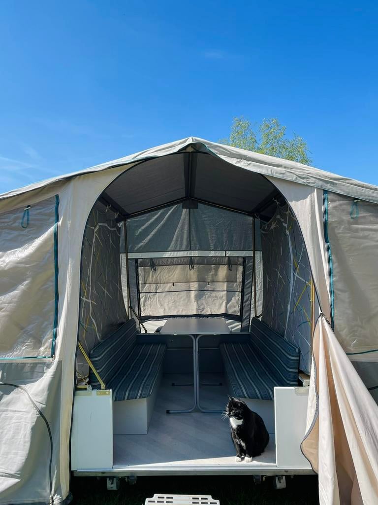 Vouwwagen Scout Pivo - goede staat - moet zsm weg, Caravans en Kamperen, Lichtgrijs, Aanwezig, Meer dan 6, Ophalen