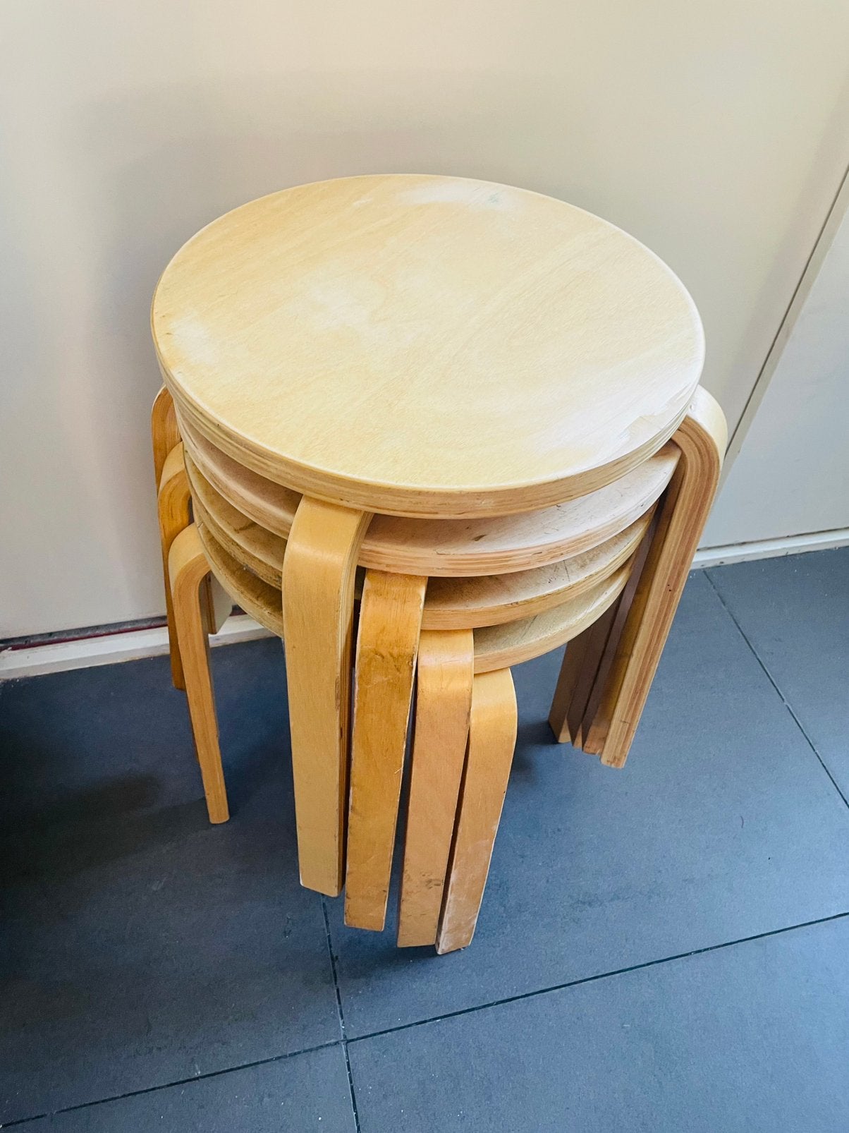 4 Ikea houten Frosta krukken, Huis en Inrichting, Krukjes, Ophalen of Verzenden, Zo goed als nieuw, Hout