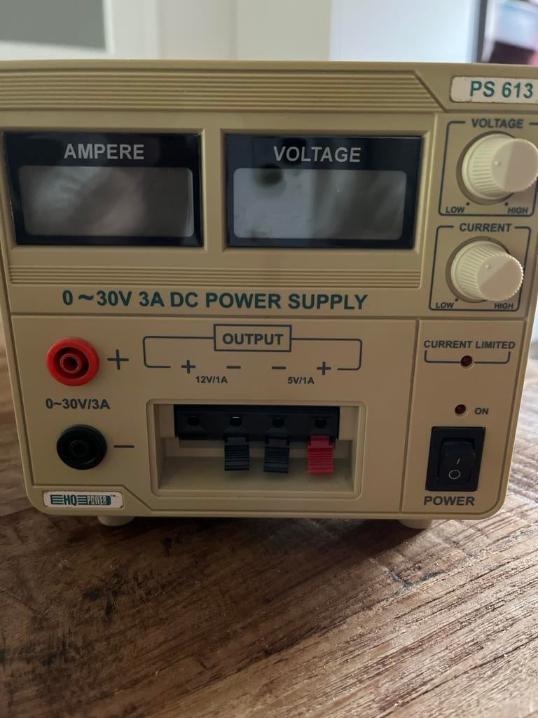 EHQ Power PS613 Triple Output Labvoeding 0-30V 3A, Hobby en Vrije tijd, Elektronica-componenten, Ophalen of Verzenden, Gebruikt