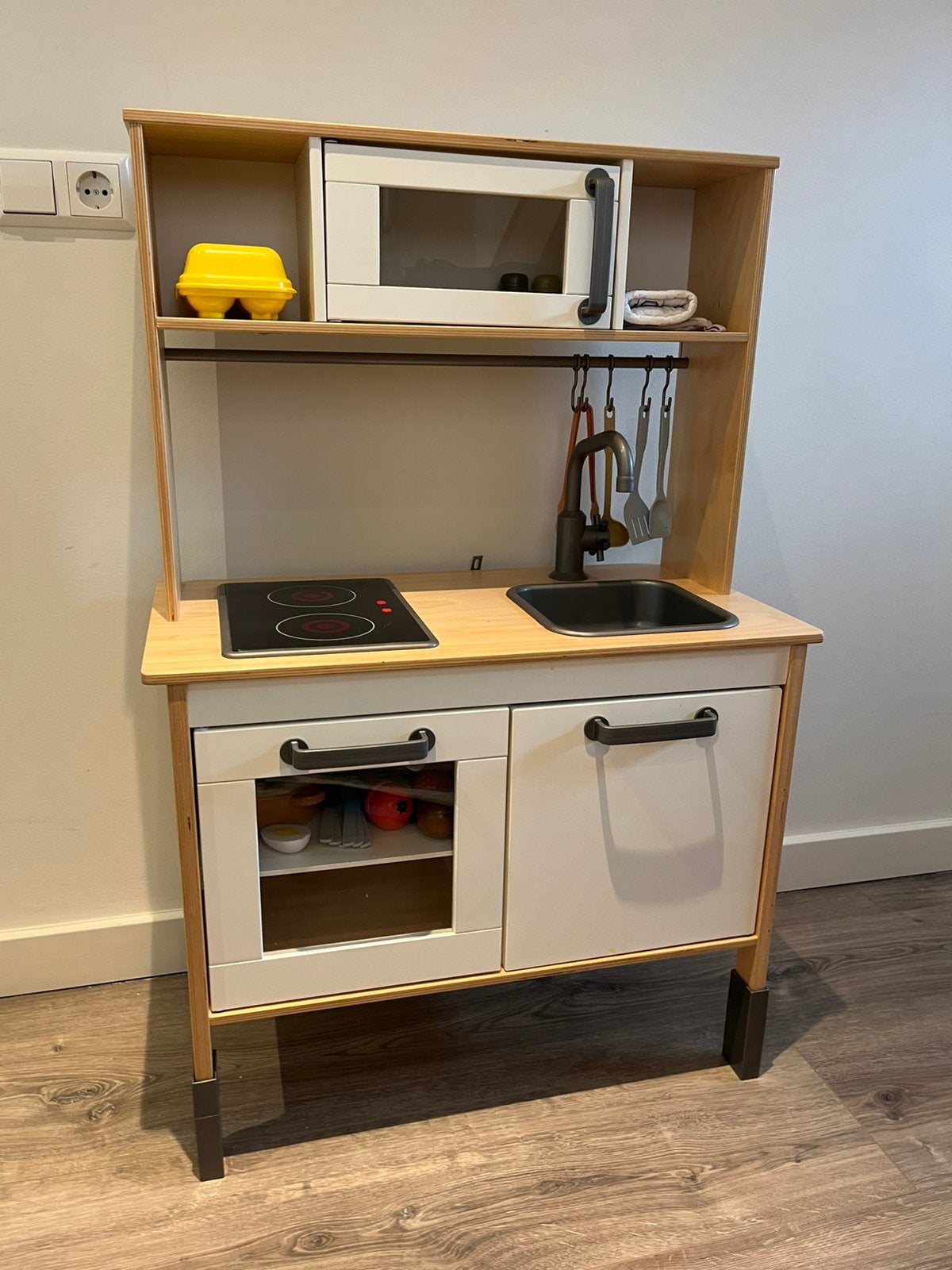 Ikea keukentje inclusief accesoires, Kinderen en Baby's, Speelgoed | Speelkeukens, Ophalen, Gebruikt, Speelkeuken