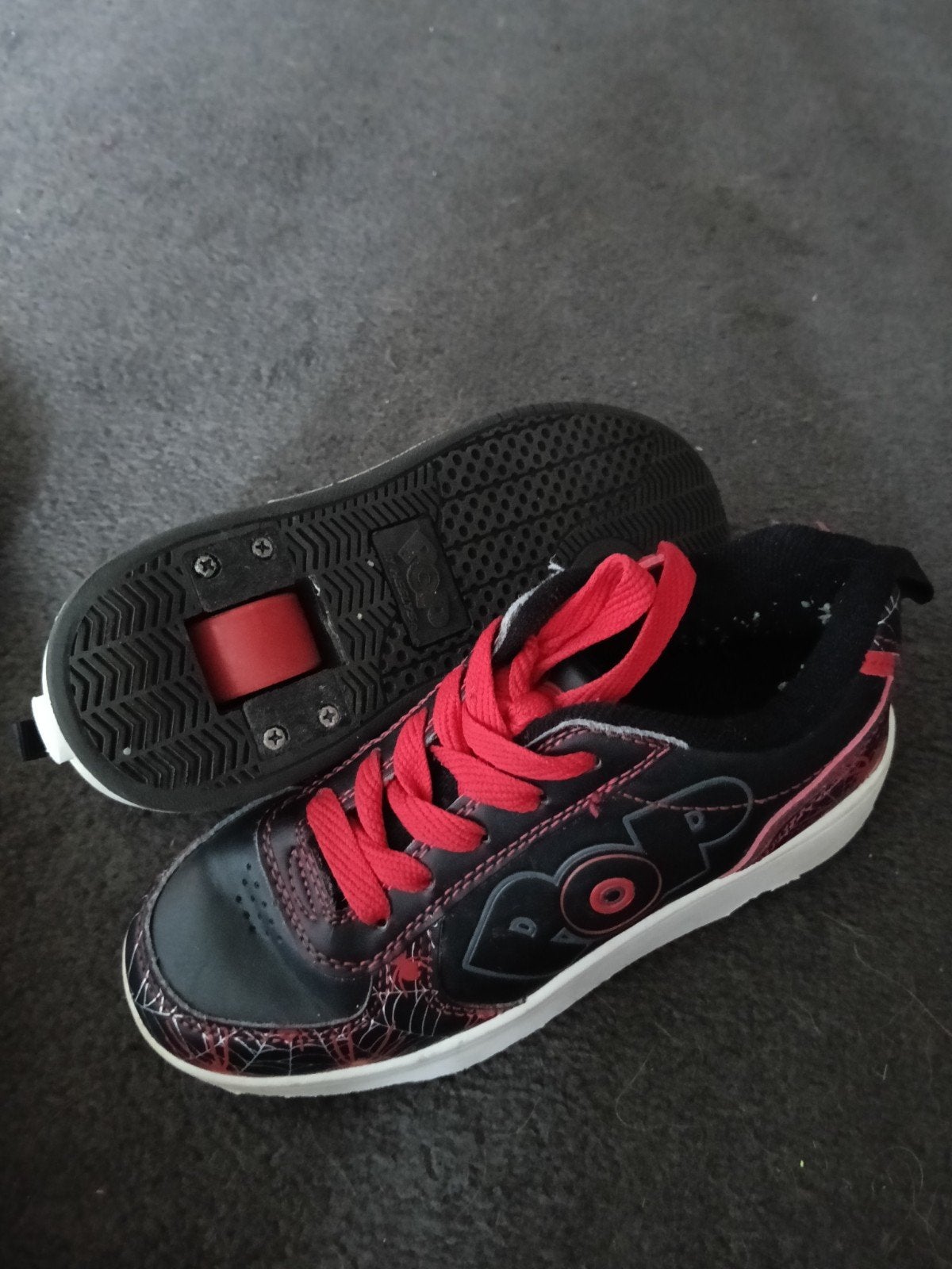 Heelys rolschoenen maat 33 - Zwart/Rood, Ophalen of Verzenden, Gebruikt, Kinderen