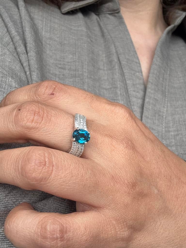 Zilveren ring met topaas, 18 tot 19, Ophalen of Verzenden, Met edelsteen, Dame