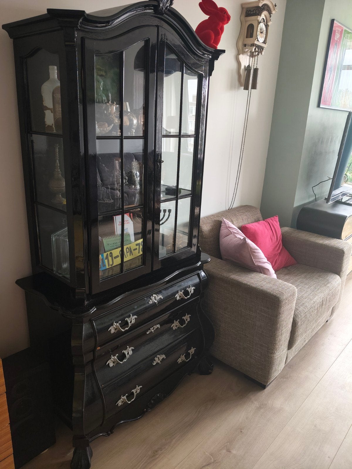Mooi zwart gelakte buik- /vitrinekast, Huis en Inrichting, Kasten | Vitrinekasten, Ophalen, Gebruikt, 50 tot 100 cm, 150 tot 200 cm