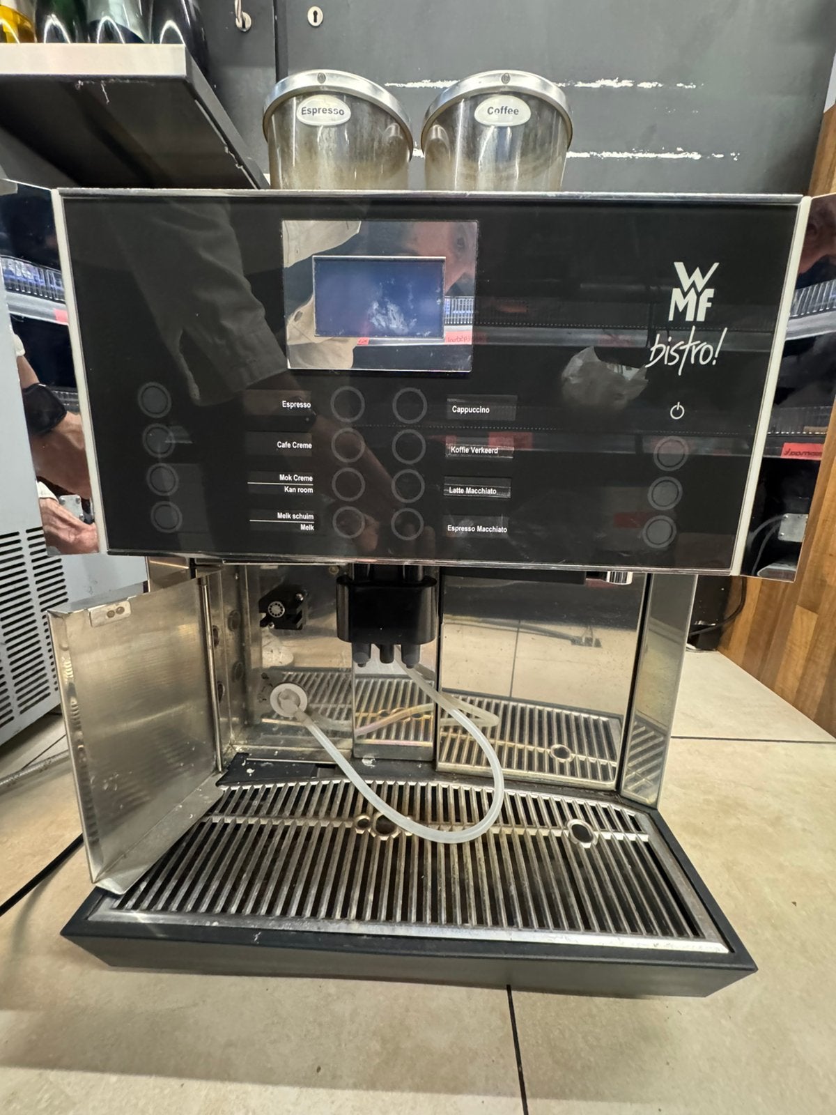 WMF bristo koffie machine met verse melk, Ophalen, 10 kopjes of meer, Koffiemachine, Koffiebonen