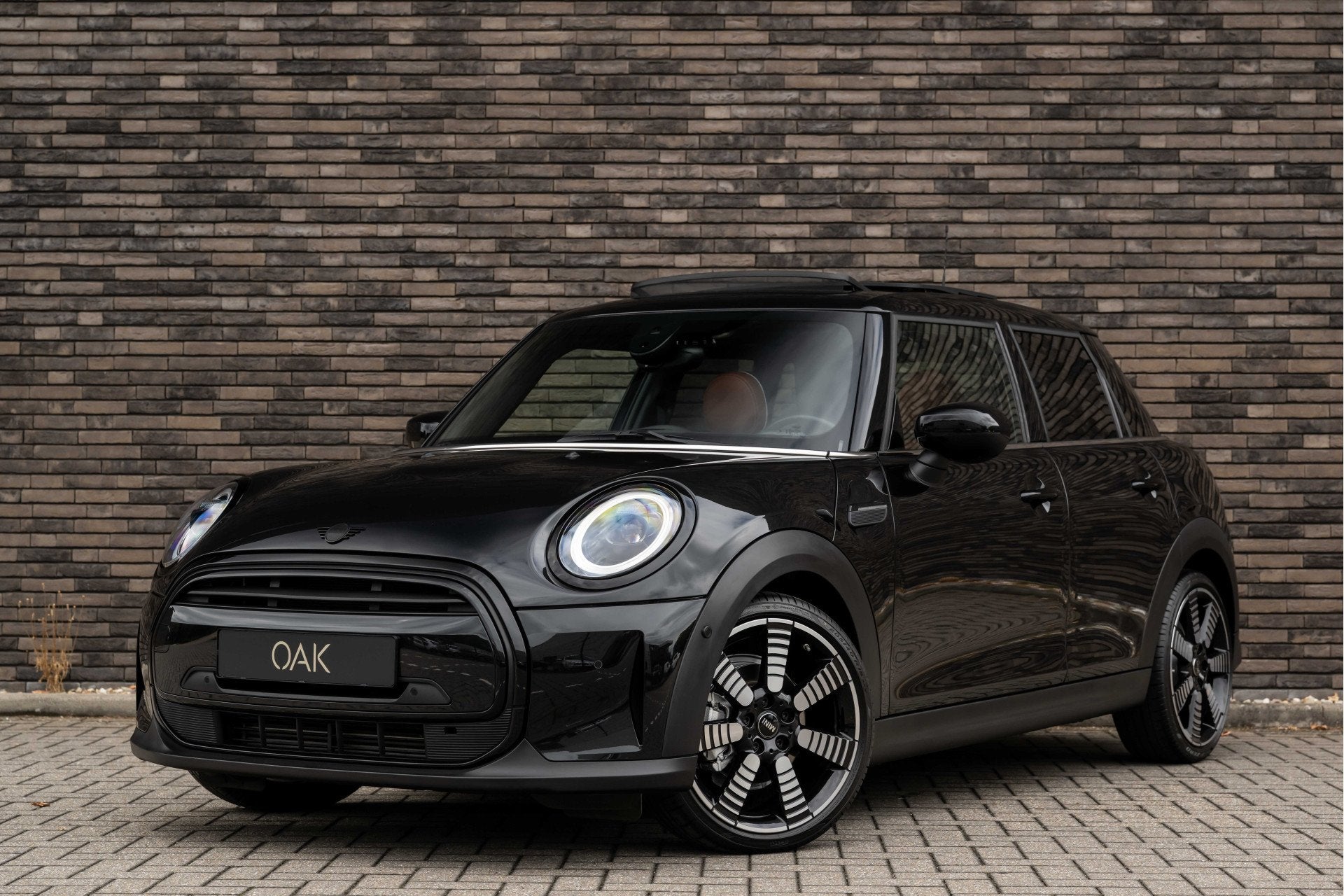 MINI 5-deurs 1.5 Cooper Aut. | Navi | Panorama | Chester Led, Auto's, 136 pk, Gebruikt, Zwart, Leder
