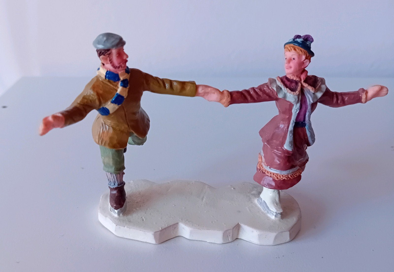 Lemax ice dancers, retired, Lemax figuur Kerstdorp, Ophalen of Verzenden