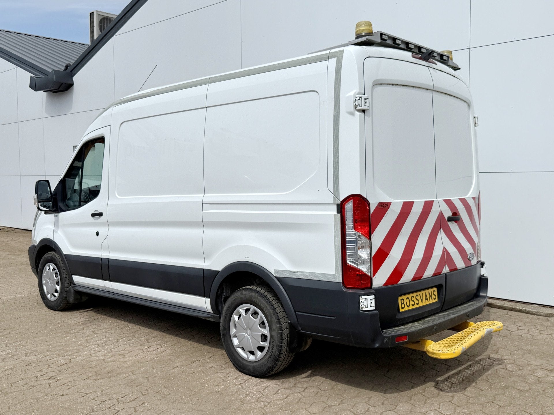 Ford Transit 2.0 TDCI 130PK L2H2 Airco Cruise Control Parkee, Auto's, Voorwielaandrijving, Gebruikt, Zwart, 4 cilinders