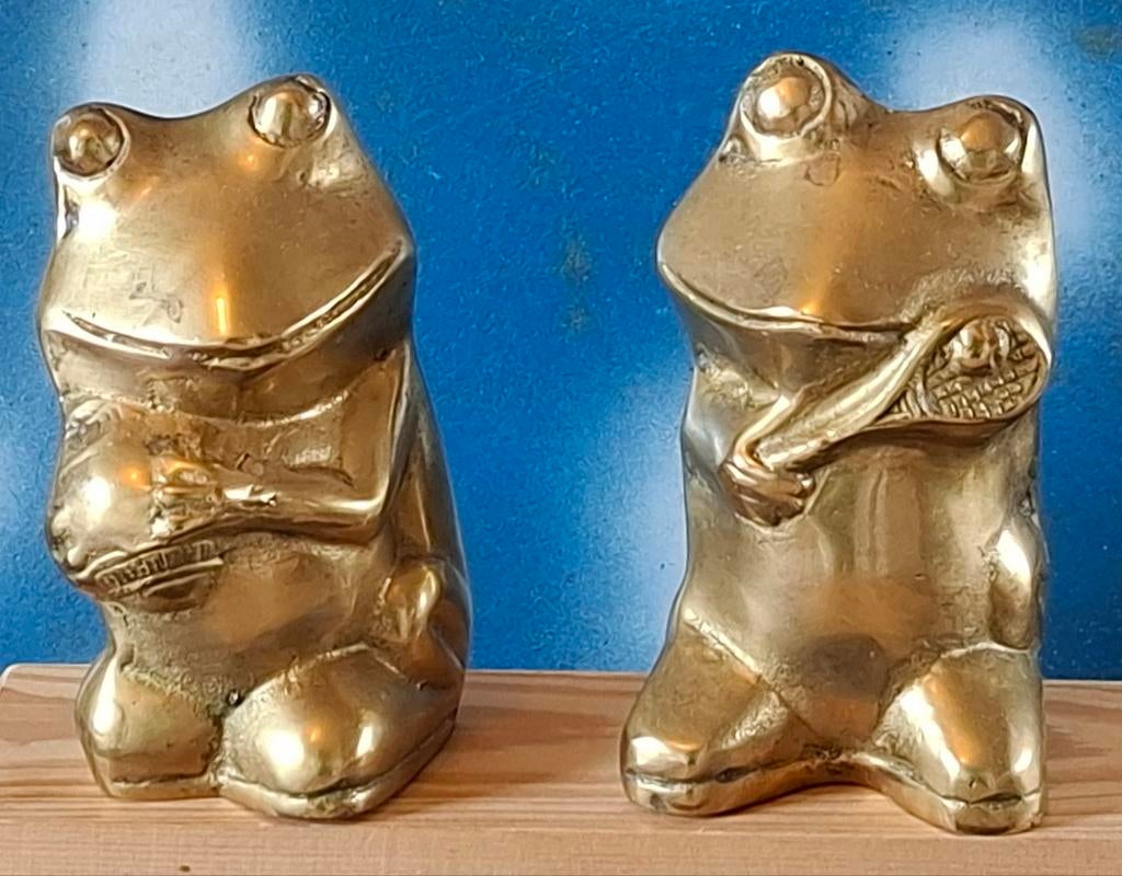 Kikker.  Sportieve kikkers.  Messing.  2 st. 10 cm., Ophalen, Zo goed als nieuw, Reptiel of Amfibie, Beeldje of Figuurtje