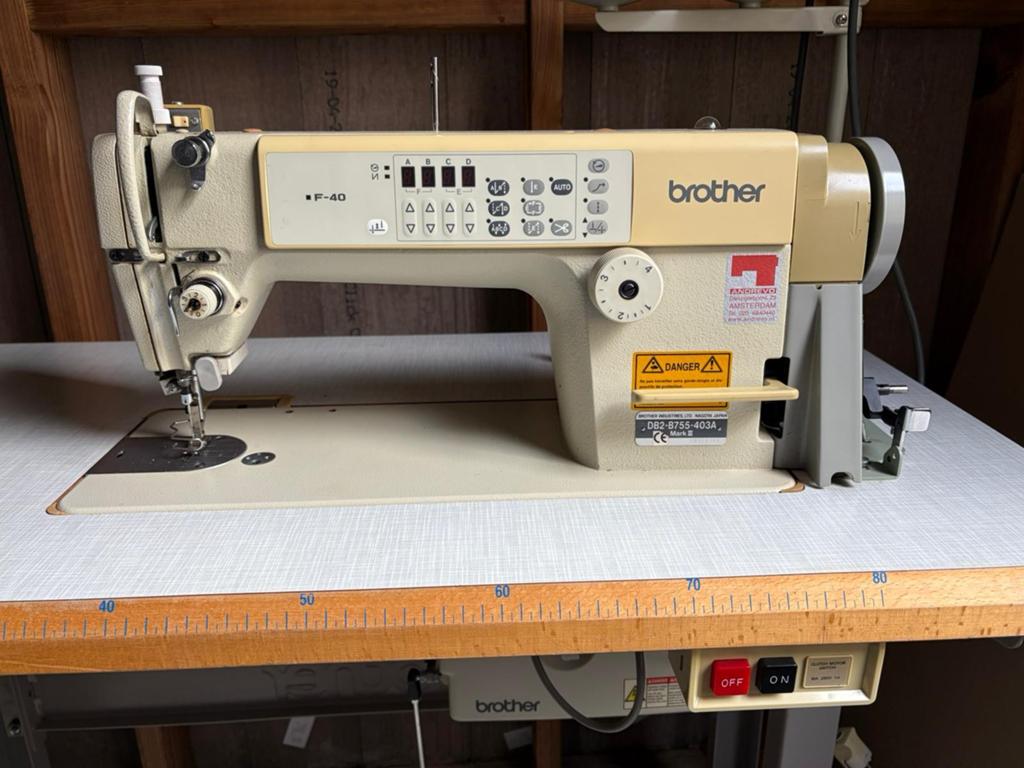 BROTHER DB2-B755-403A Mark III industrie naaimachine, Hobby en Vrije tijd, Naaimachines en Toebehoren, Ophalen, Naaimachine, Brother