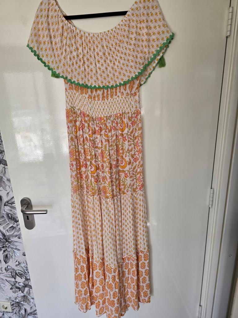 Miss june ibiza jurk universele maat zgan, Kleding | Dames, Jurken, Ophalen of Verzenden, Zo goed als nieuw, Maat 38/40 (M), Onder de knie