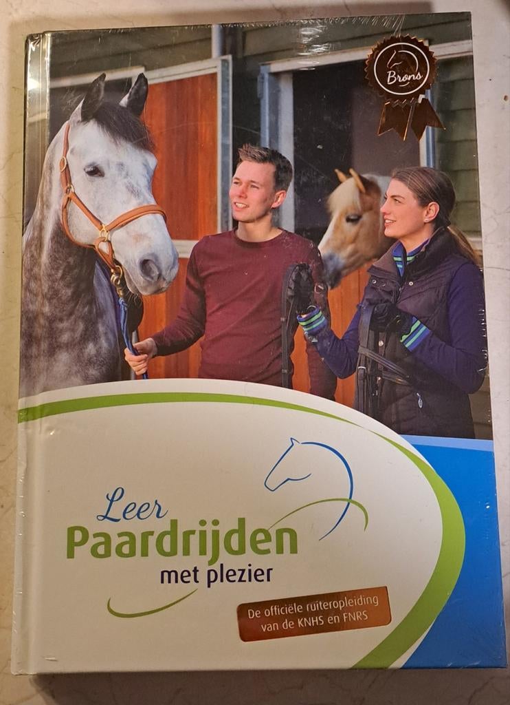 Nieuw boek, Leer paardrijden met plezier, Ophalen of Verzenden, Nieuw, KNHS en FNRS, Overige sporten